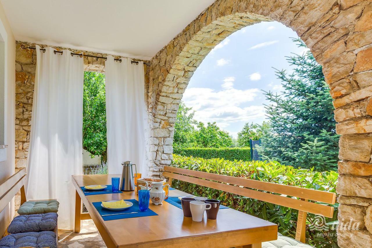 Family Vacation Villa Žbandaj Exterior foto