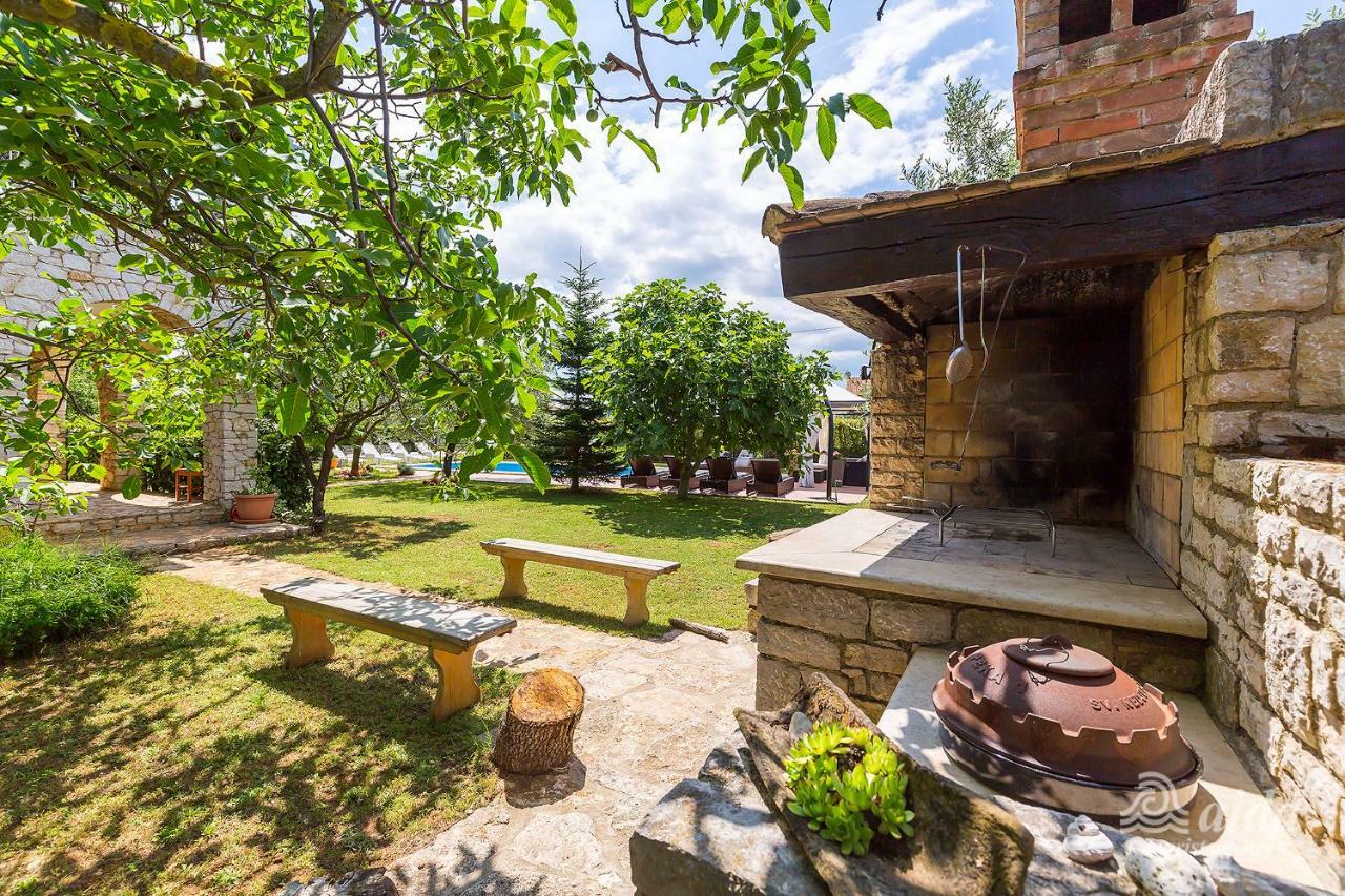 Family Vacation Villa Žbandaj Exterior foto